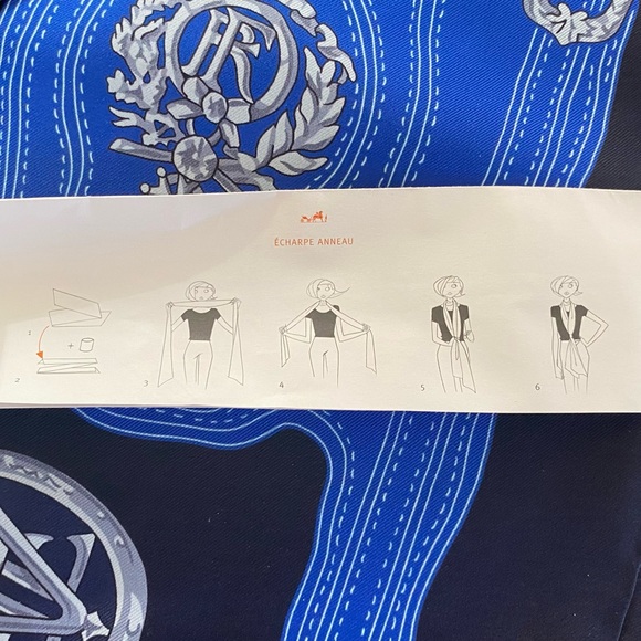 RARE and EXCLUSIVE HERMES Maxi-Twilly Scarf - Picture 13 of 16